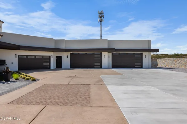$2,500,000 | 8176 Constitution Road, Las Cruces, NM 88007