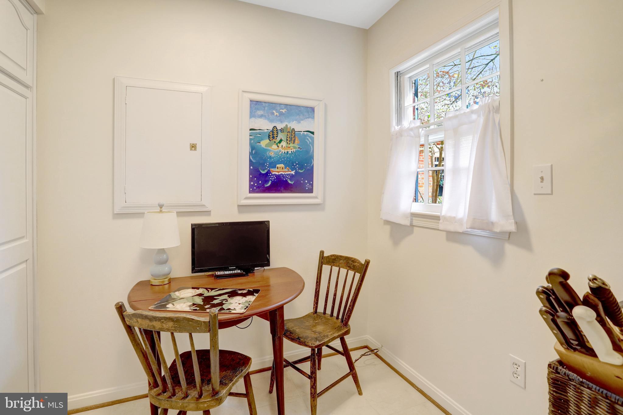 402 2nd Street Alexandria, VA 22314 - Photo 16 of 90 eat in kitchen
