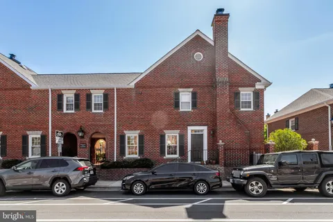 $870,000 | 402 2nd Street, Alexandria, VA 22314