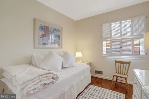 $870,000 | 402 2nd Street, Alexandria, VA 22314