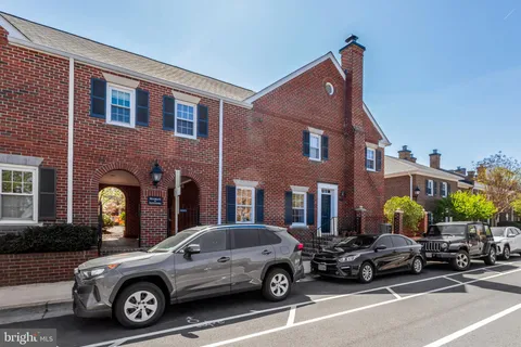 $870,000 | 402 2nd Street, Alexandria, VA 22314