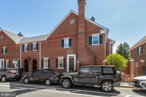$870,000 | 402 2nd Street, Alexandria, VA 22314