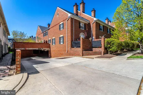 $870,000 | 402 2nd Street, Alexandria, VA 22314