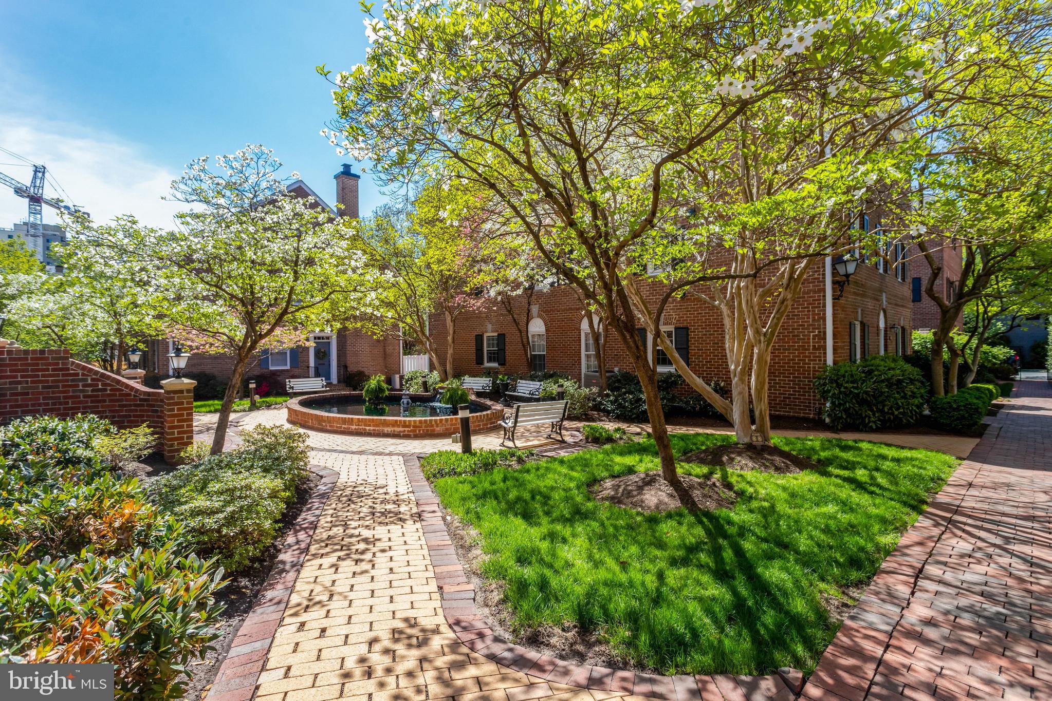 402 2nd Street Alexandria, VA 22314 - Photo 52 of 90 Community with seating near the fountains
