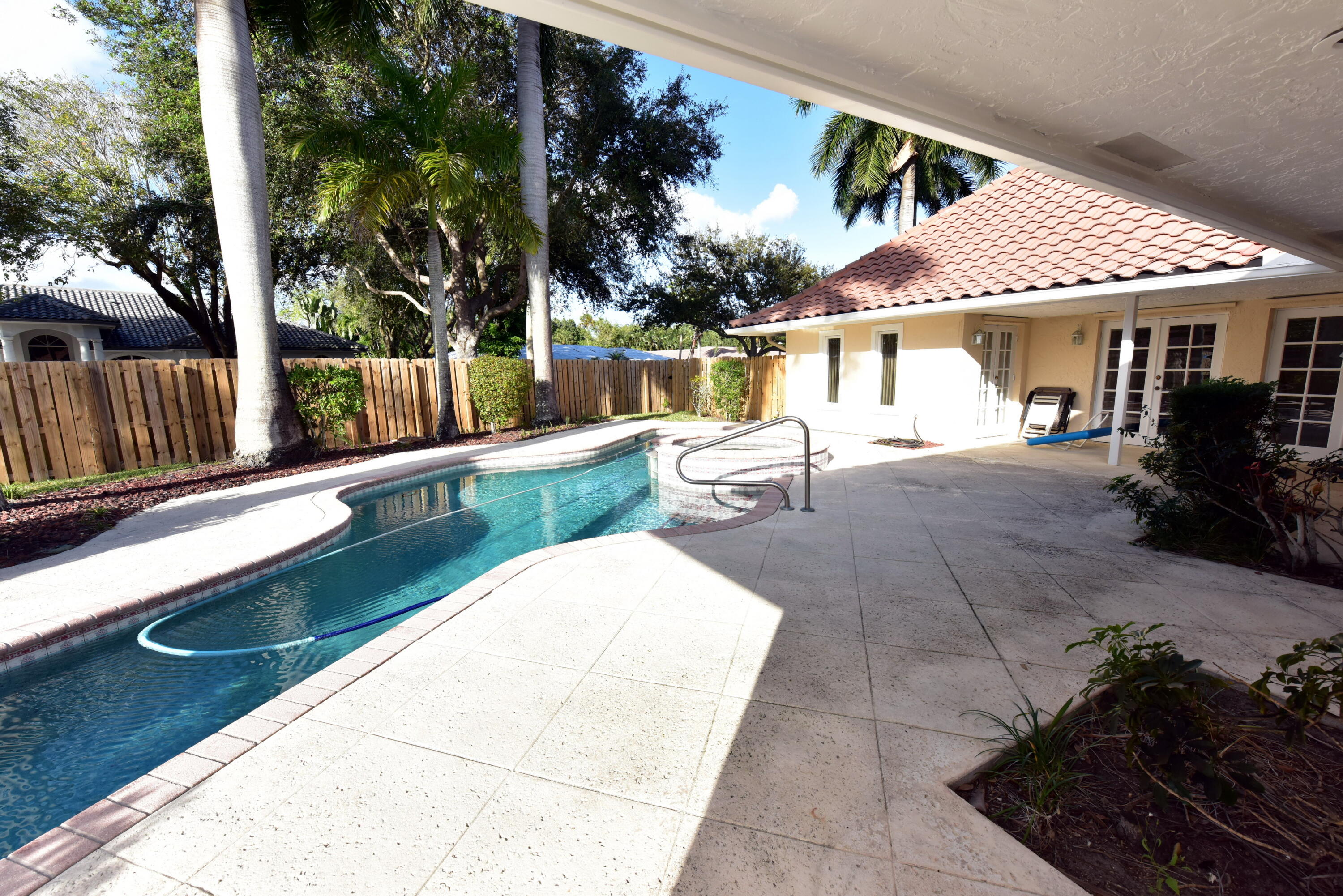 6813 Viento Way Boca Raton, FL 33433 - Photo 3 of 19 Patio - Pool