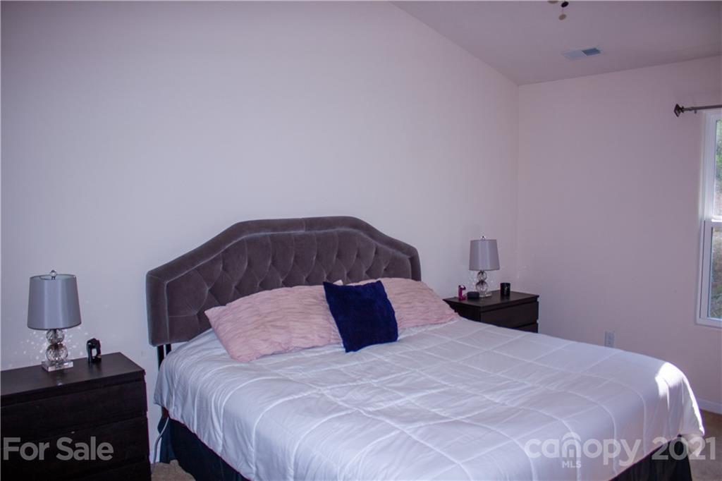 2807 Yurman Road Charlotte, NC 28214 - Photo 8 of 35 Gallery Image 8