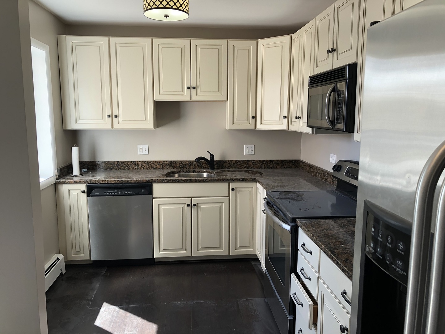 627 Ridge Road, Unit 402 Wilmette, IL 60091 - Photo 4 of 17