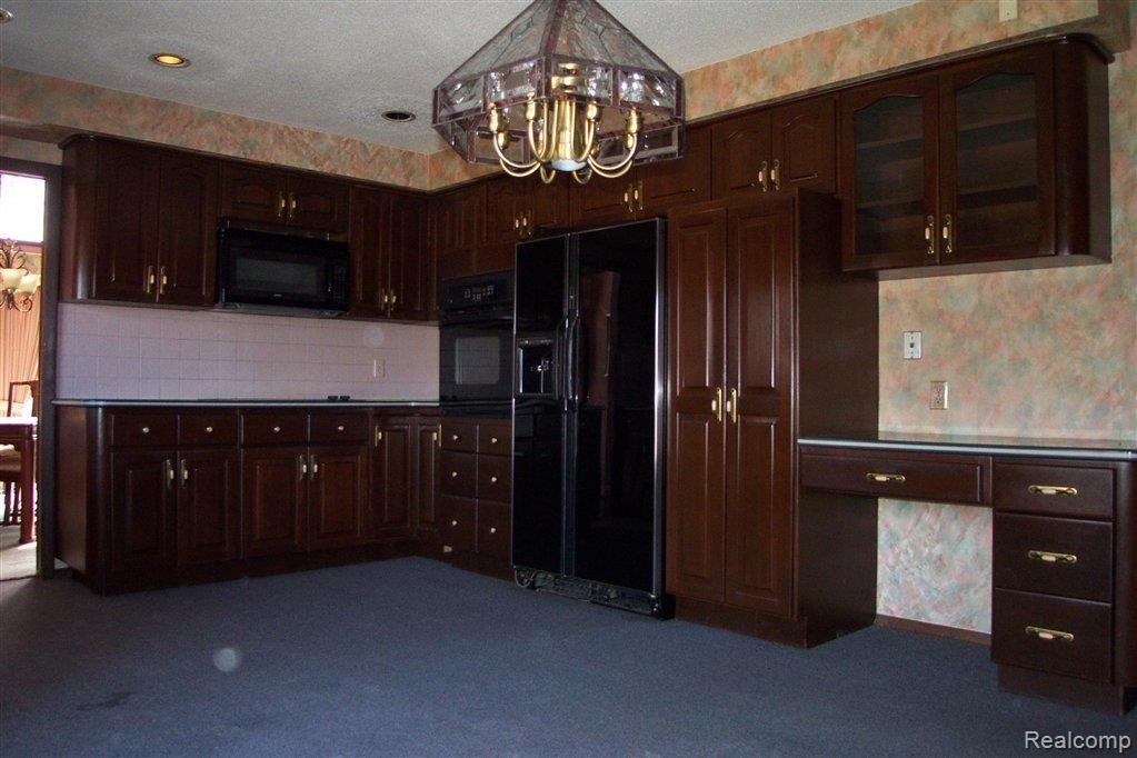 56492 Hayes Road Macomb, MI 48042 - Photo 10 of 18 Kitchen