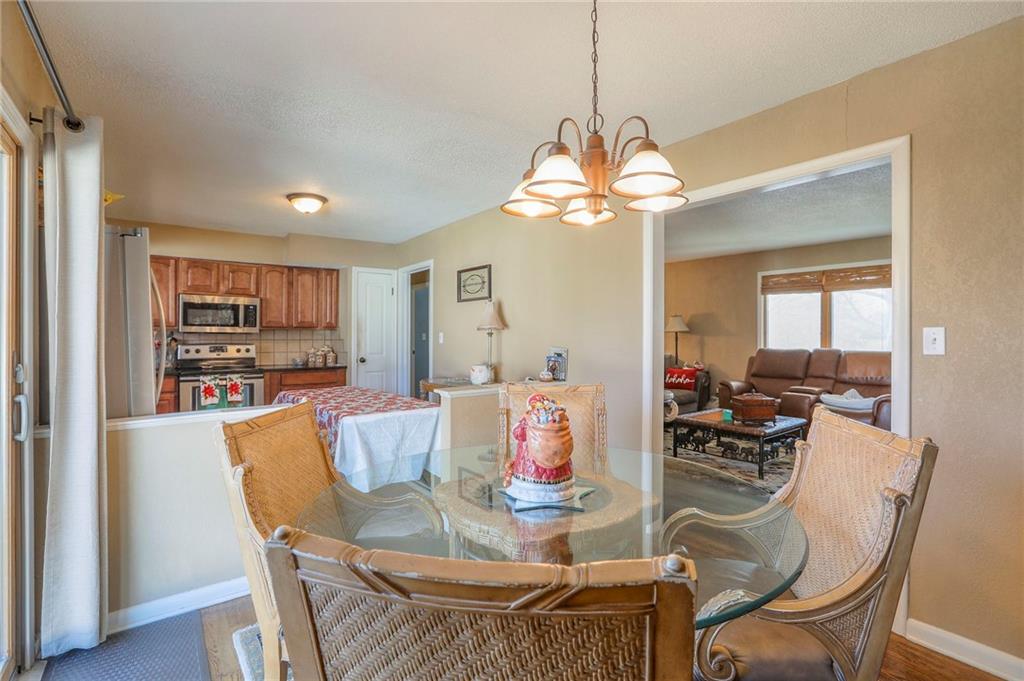 305 Southwest Marion Lane Lee's Summit, MO 64081 - Photo 11 of 37