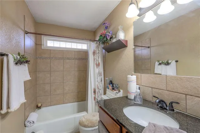 $309,900 | 305 Southwest Marion Lane, Lee's Summit, MO 64081