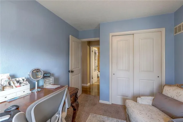 $309,900 | 305 Southwest Marion Lane, Lee's Summit, MO 64081