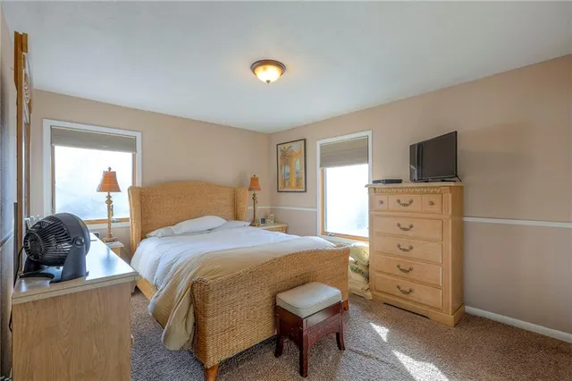 $309,900 | 305 Southwest Marion Lane, Lee's Summit, MO 64081