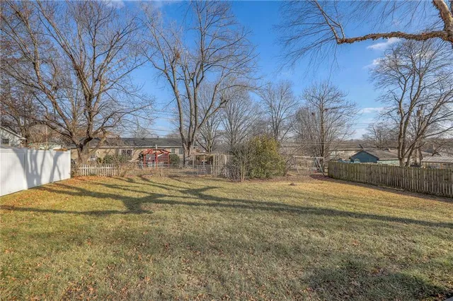 $309,900 | 305 Southwest Marion Lane, Lee's Summit, MO 64081