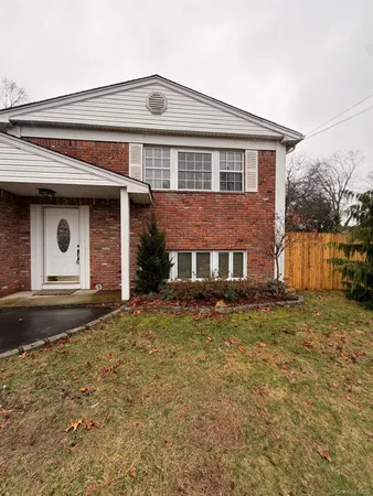 $3,400 | 740 Church Street, Bohemia, NY 11716