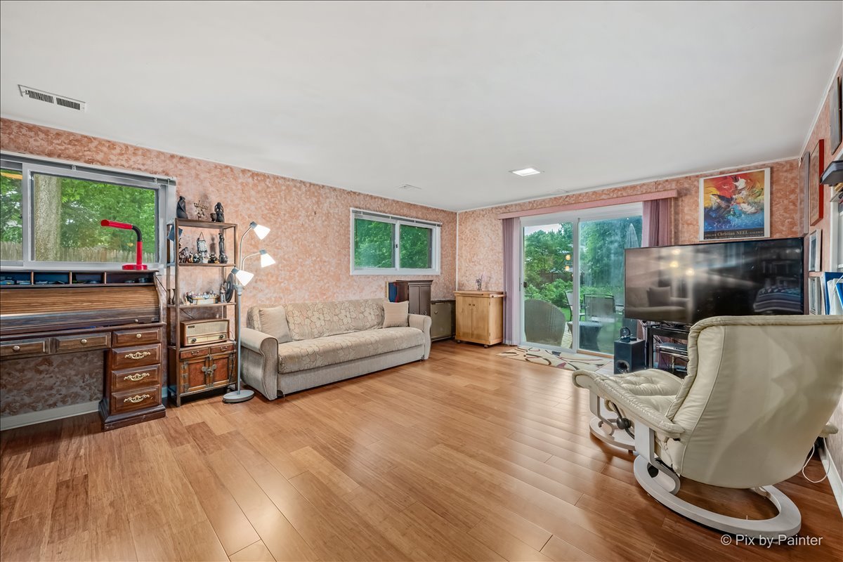 2530 Old Glenview Road Wilmette, IL 60091 - Photo 4 of 35