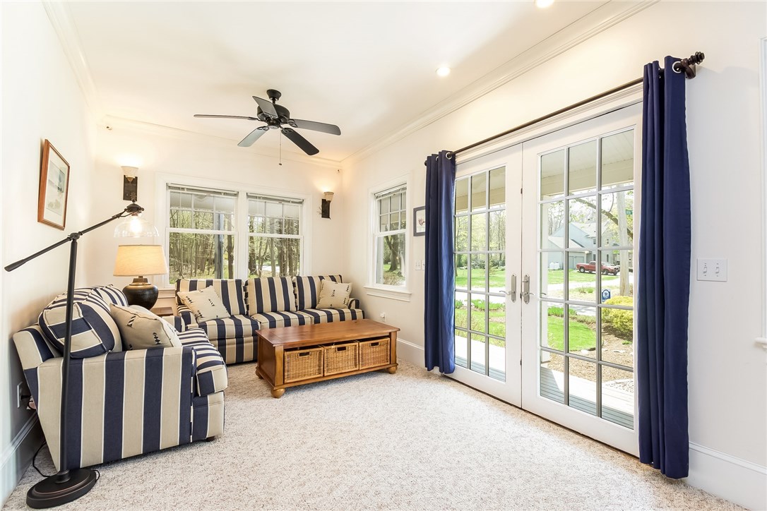 908 East Shore Road Jamestown, RI 02835 - Photo 4 of 28