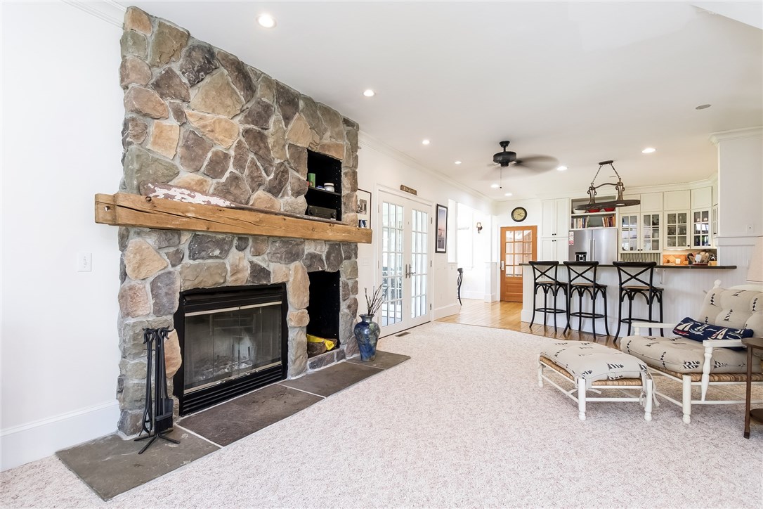 908 East Shore Road Jamestown, RI 02835 - Photo 5 of 28