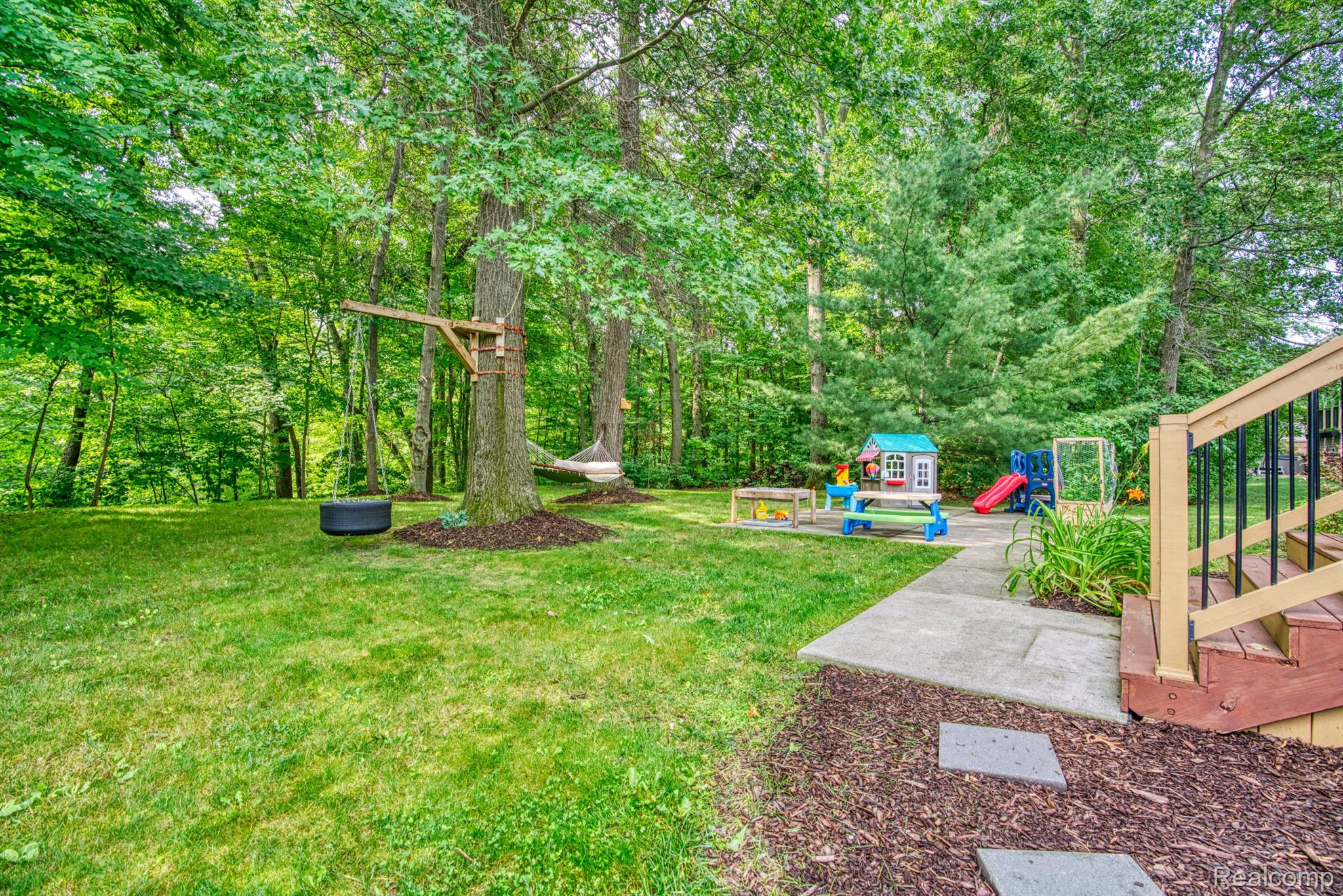 2568 Ravineside Lane North Howell, MI 48843 - Photo 31 of 37 Gallery Image 31