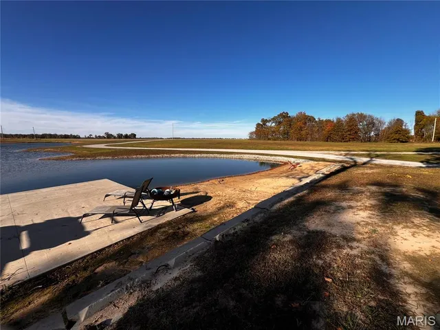 $625,000 | 2076 Wisher Road, Patoka, IL 62875