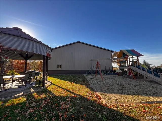 $625,000 | 2076 Wisher Road, Patoka, IL 62875
