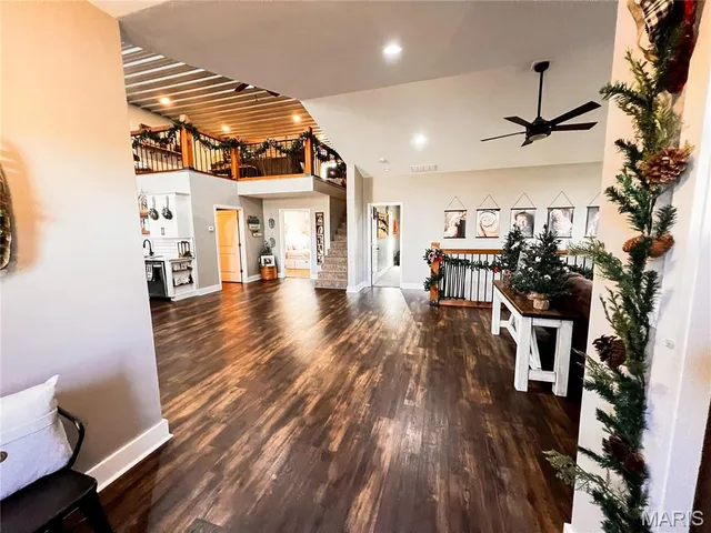 $625,000 | 2076 Wisher Road, Patoka, IL 62875