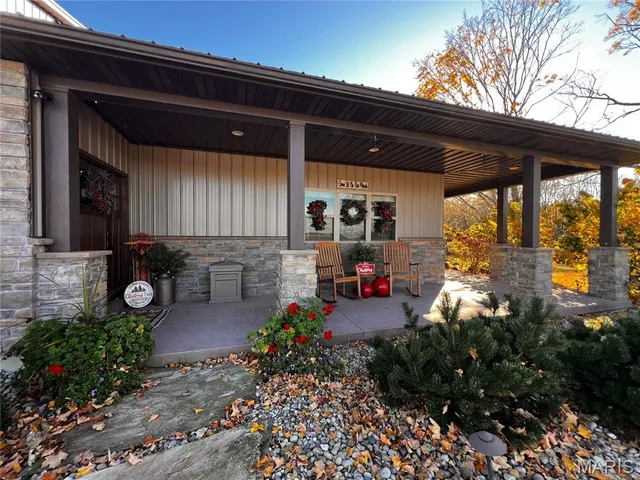 $625,000 | 2076 Wisher Road, Patoka, IL 62875