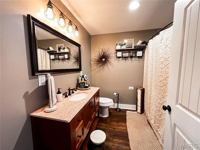 $625,000 | 2076 Wisher Road, Patoka, IL 62875