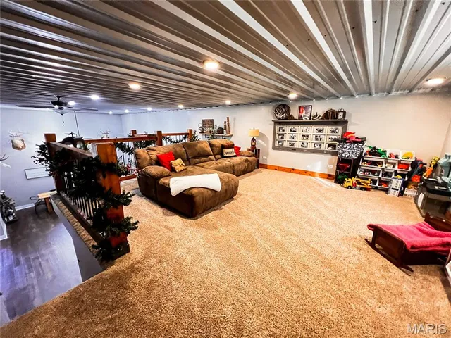 $625,000 | 2076 Wisher Road, Patoka, IL 62875