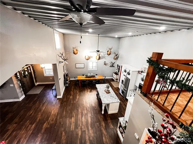 $625,000 | 2076 Wisher Road, Patoka, IL 62875