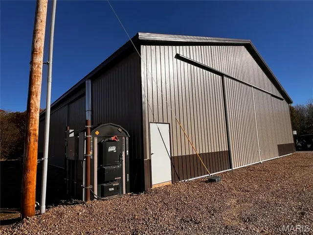 $625,000 | 2076 Wisher Road, Patoka, IL 62875