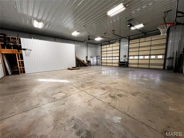 $625,000 | 2076 Wisher Road, Patoka, IL 62875