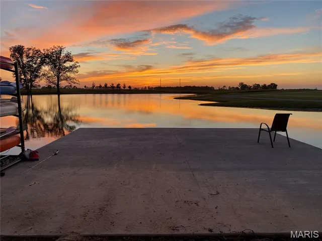 $625,000 | 2076 Wisher Road, Patoka, IL 62875