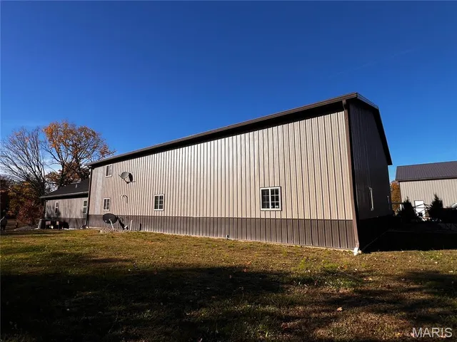 $625,000 | 2076 Wisher Road, Patoka, IL 62875