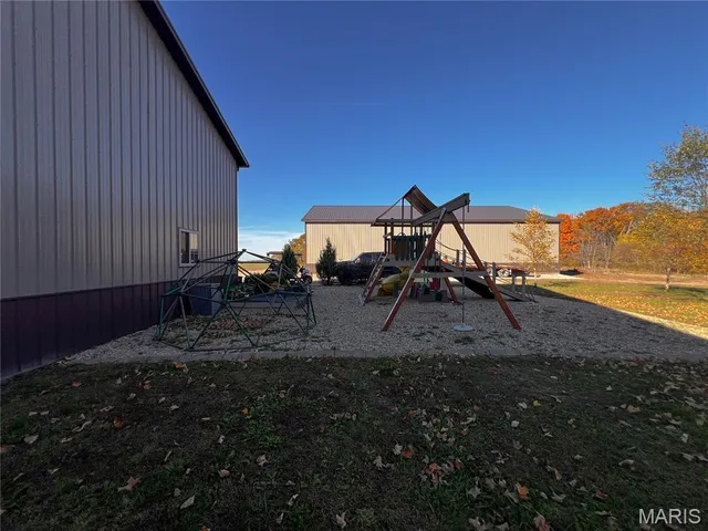 $625,000 | 2076 Wisher Road, Patoka, IL 62875