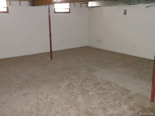 1492 E Newburg bsmt 