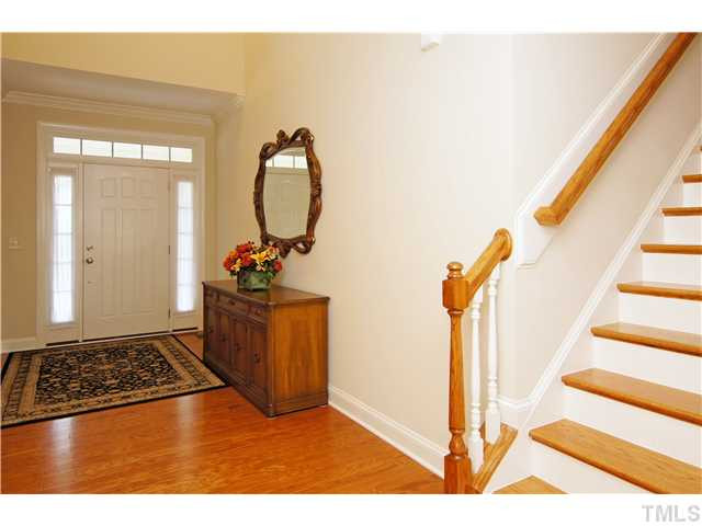 518 Powers Ferry Road Cary, NC 27519 - Photo 3 of 25 Foyer