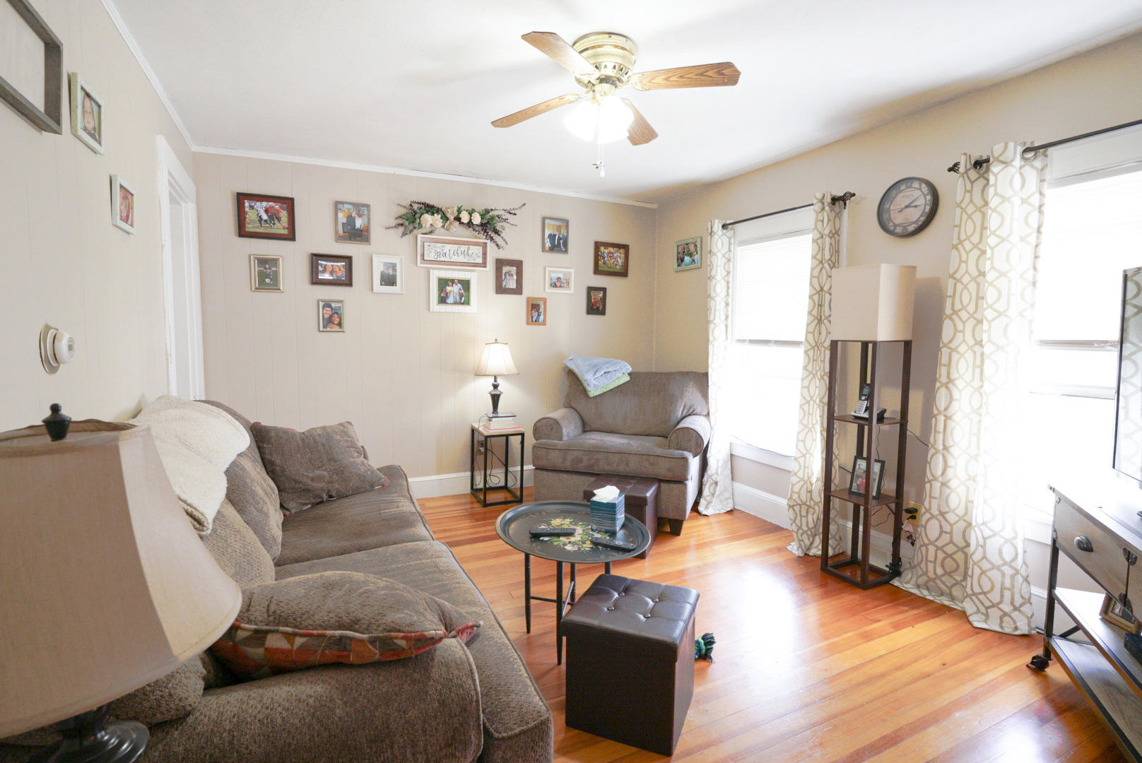 45 Myrtle Street Biddeford, ME 04005 - Photo 12 of 34 Living room unit 2