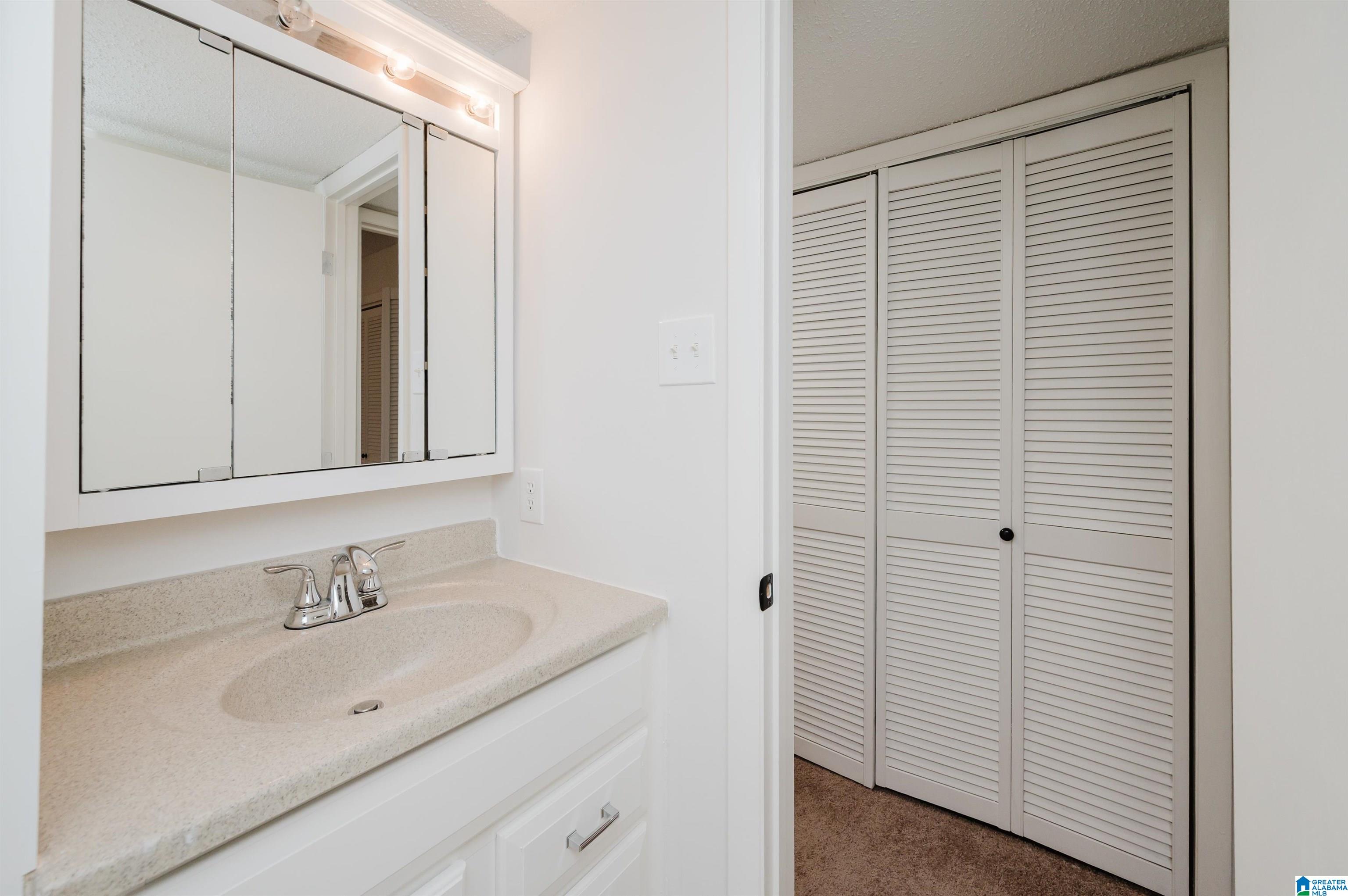1834 Oakleaf Lane Birmingham, AL 35215 - Photo 24 of 40