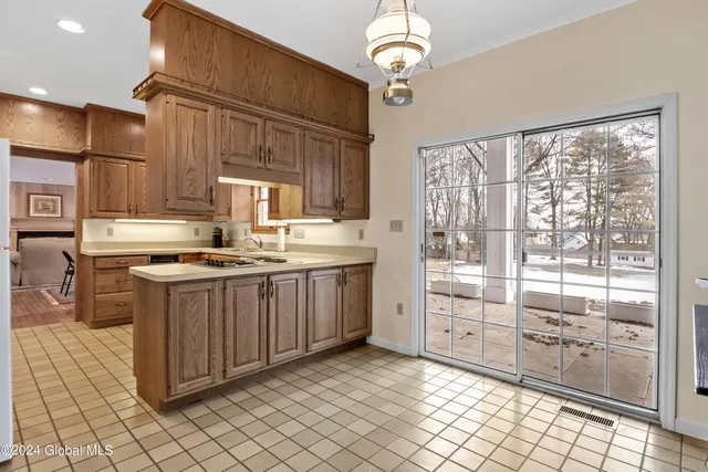 $7,500,000 | 660 North Broadway, Saratoga Springs, NY 12866