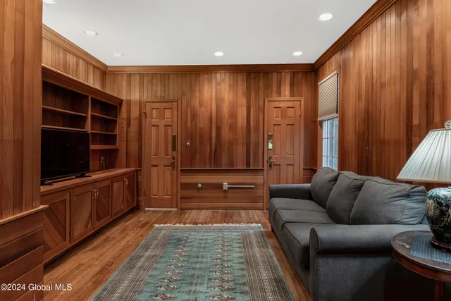 $7,500,000 | 660 North Broadway, Saratoga Springs, NY 12866