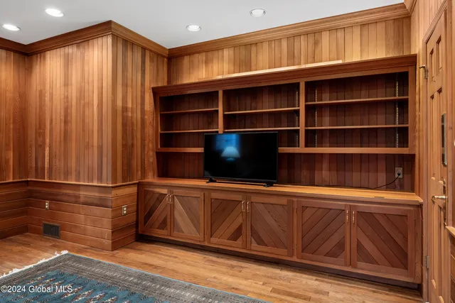 $7,500,000 | 660 North Broadway, Saratoga Springs, NY 12866