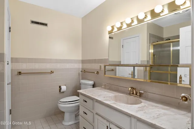 $7,500,000 | 660 North Broadway, Saratoga Springs, NY 12866