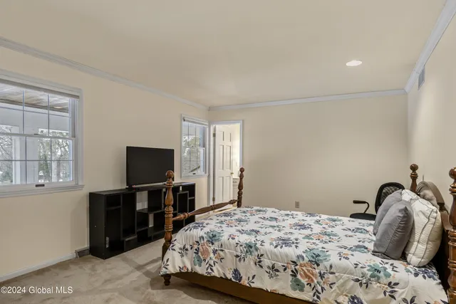 $7,500,000 | 660 North Broadway, Saratoga Springs, NY 12866