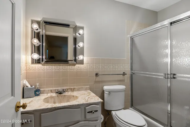 $7,500,000 | 660 North Broadway, Saratoga Springs, NY 12866