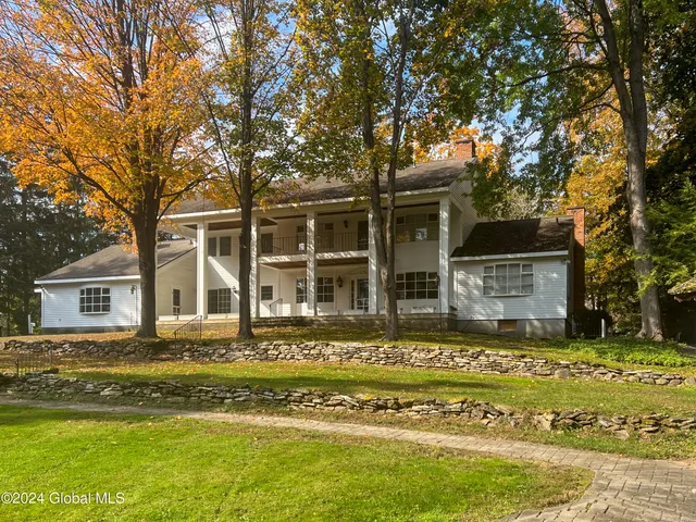 $7,500,000 | 660 North Broadway, Saratoga Springs, NY 12866