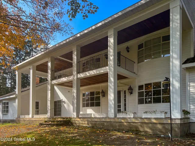 $7,500,000 | 660 North Broadway, Saratoga Springs, NY 12866