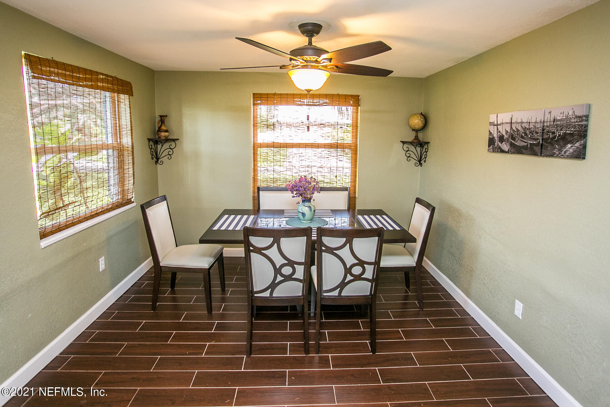 210 Palmetto Road St. Augustine, FL 32080 - Photo 4 of 16 a dining room with furniture and window
