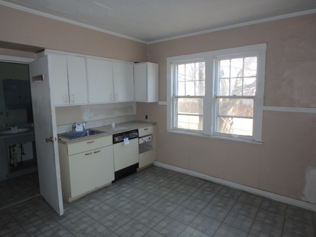 228 155th Street Calumet City, IL 60409 - Photo 4 of 20