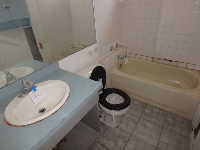 228 155th Street Calumet City, IL 60409 - Photo 7 of 20