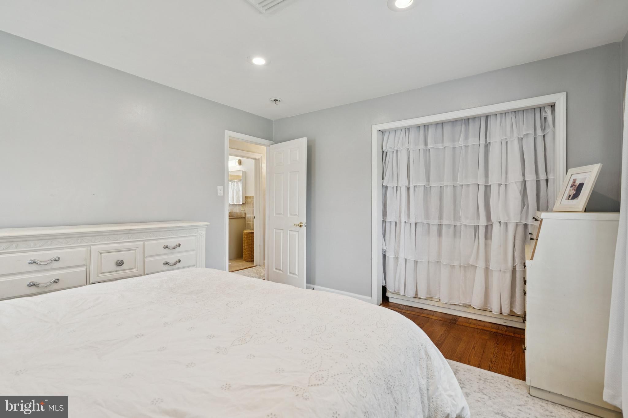 520 Rutgers Avenue Burlington, NJ 08016 - Photo 13 of 29 a large white bed in a white room